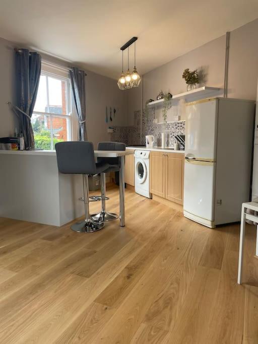 Brady'S Glastonbury Beautiful Pad Great Location! Ngoại thất bức ảnh