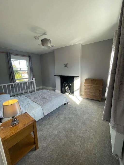 Brady'S Glastonbury Beautiful Pad Great Location! Ngoại thất bức ảnh